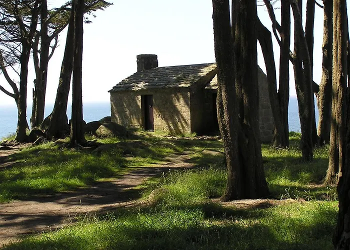En Bretagne, villa de 2 à 8 pers , meublé de tourisme 3 étoiles nichée dans un écrin de verdure à 2500m de la plage
