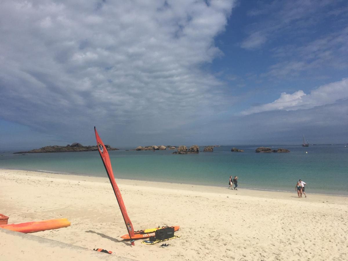 En Bretagne, De 2 à 8 Pers , Meublé De Tourisme 3 étoiles Nichée Dans Un écrin De Verdure à 2500m De La *